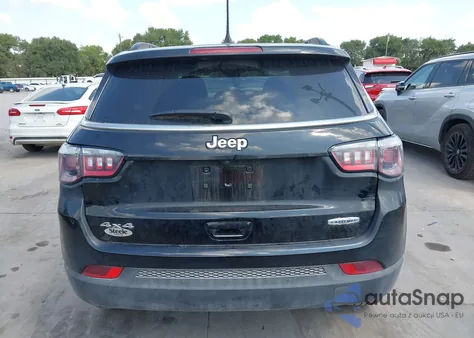 2025 Jeep Compass Latitude z USA, uszkodzony, nr VIN 3C4NJDBN3ST529564